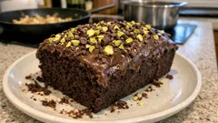 ヨーグルト×オリーブオイルでしっとり:ココアフロスティングのチョコケーキ