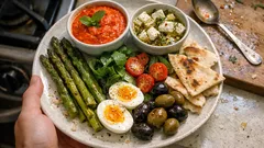 切って盛るだけ:ローストパプリカの濃厚ディップとフェタのマリネで前菜プレート