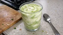 野菜ジュースが飲みやすくなる：ヨーグルト＋練乳で作る3材料のまろやかドリンク