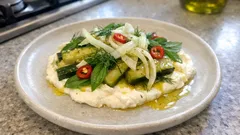 塩と氷でシャキッと決まる、きゅうり＆ズッキーニの夏ピクルス（フェンネル香る）