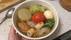 いつものおでんに飽きたら—鍋つゆ&白だしで作る「変わり種おでん」3選(串おでん・トマト・キムチ)