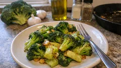 ゆでないのが正解？フライパンで香ばしく仕上げる「焼きブロッコリー」簡単レシピ