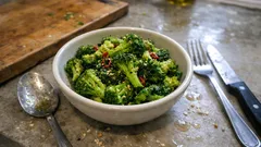 切って蒸し焼きで甘くなる。ブロッコリー主役の時短副菜4品（ナムル2種＋キャベツ焼き＋豆デザート）