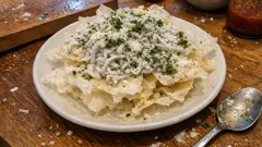 レンジ3分でパリパリ！しらす×粉チーズのライスペーパースナック
