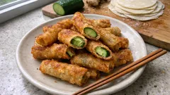餃子の皮でカリッと軽いおつまみ：キュウリとショウガのスティック揚げ（少ない油でOK）