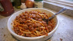 冷凍ミニハンバーグでミートソース風—袋に入れてレンジだけの簡単パスタ