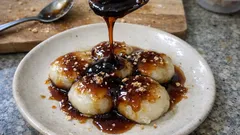 余った切り餅がごちそうに:レンジでとろ〜りみたらし餅(鍋いらず)