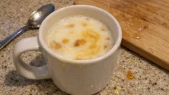 いつものホットミルクが別物に:醤油・味噌・だし・プリンで楽しむ簡単ちょい足し4選