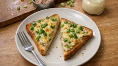 長ネギの青い部分がごちそうに。ツナマヨ×チーズのこんがりトースト（トースターで簡単）