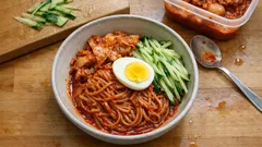 冷たいそばがごちそうに:コチュジャンだれで作るビビン麺風そば