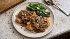 外サクッ、中ほくっ。カリフラワーのカリカリ衣焼き+濃厚きのこソース